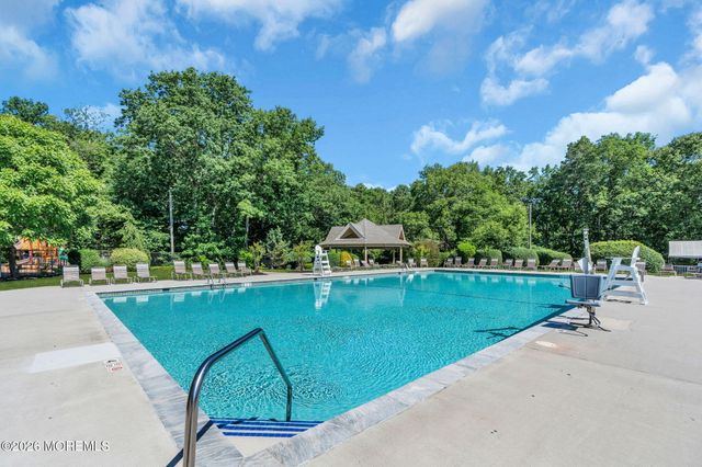 81 Whispering Oaks Way, Jackson, NJ 08527