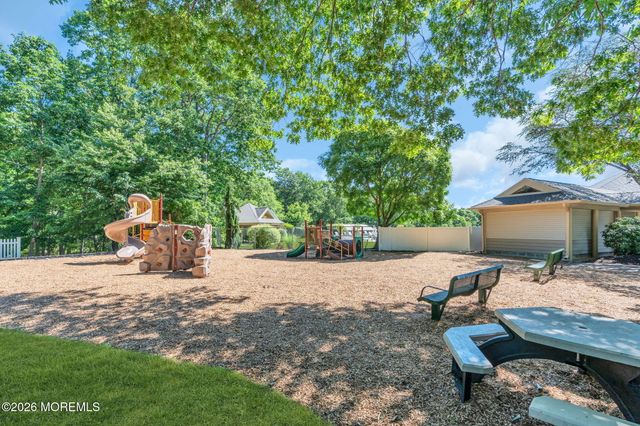 81 Whispering Oaks Way, Jackson, NJ 08527