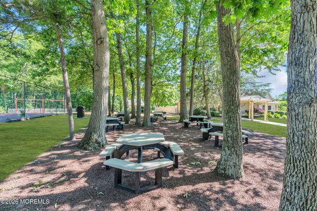 81 Whispering Oaks Way, Jackson, NJ 08527
