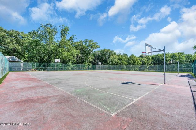 81 Whispering Oaks Way, Jackson, NJ 08527