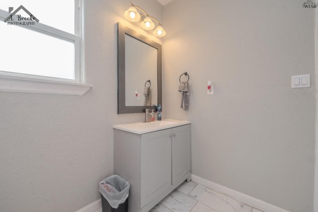 1717 ELIZABETH AVENUE, Wichita Falls, TX 76301