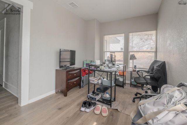 1717 ELIZABETH AVENUE, Wichita Falls, TX 76301