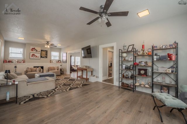 1717 ELIZABETH AVENUE, Wichita Falls, TX 76301