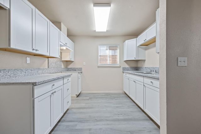 415 N Valeria Street, Fresno, CA 93701