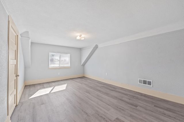 415 N Valeria Street, Fresno, CA 93701