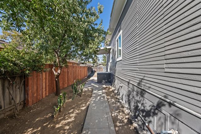 415 N Valeria Street, Fresno, CA 93701