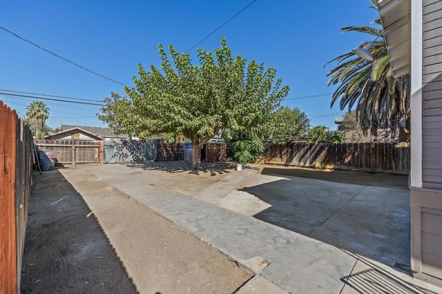 415 N Valeria Street, Fresno, CA 93701