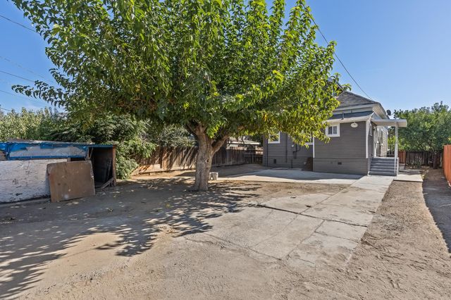 415 N Valeria Street, Fresno, CA 93701