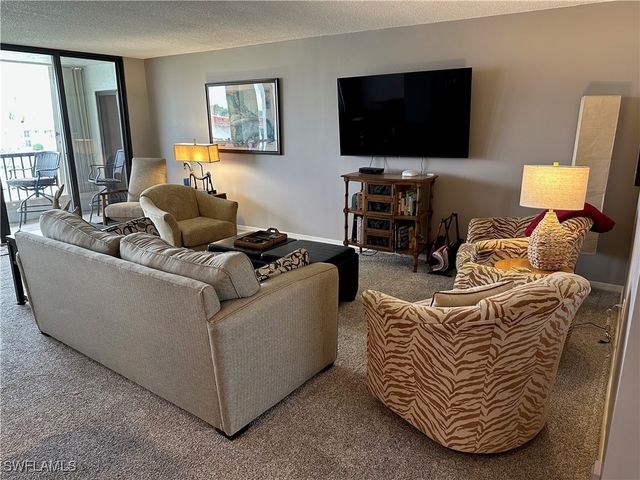 2305 Gulf Shore BLVD N 313, Naples, FL 34103