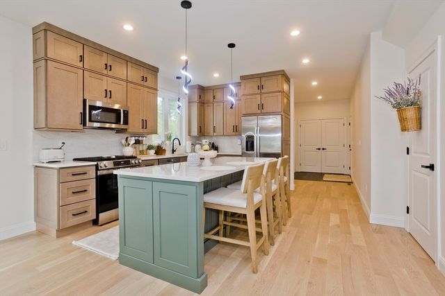 11 Woodland Lane, Belchertown, MA 01007