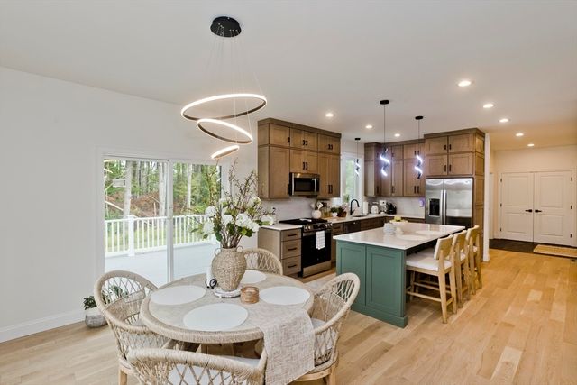 11 Woodland Lane, Belchertown, MA 01007