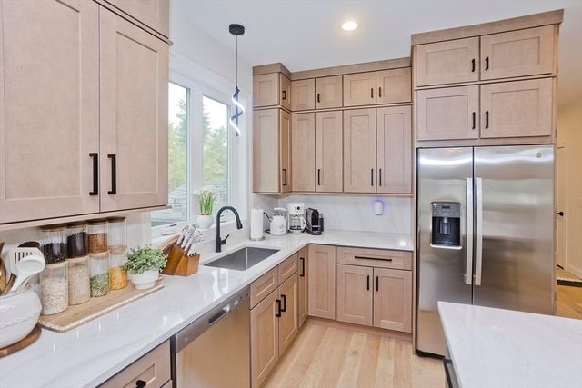 11 Woodland Lane, Belchertown, MA 01007