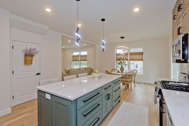 11 Woodland Lane, Belchertown, MA 01007