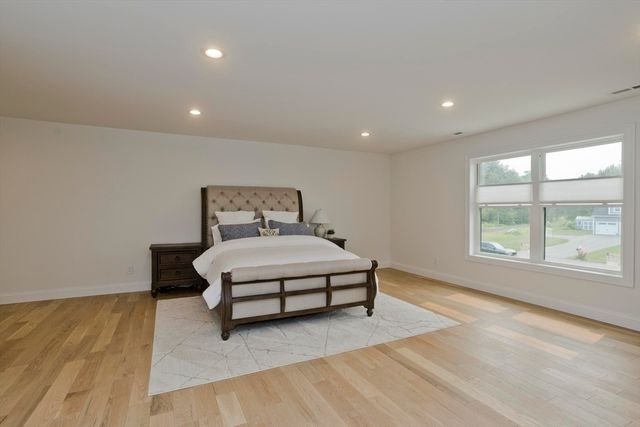 11 Woodland Lane, Belchertown, MA 01007