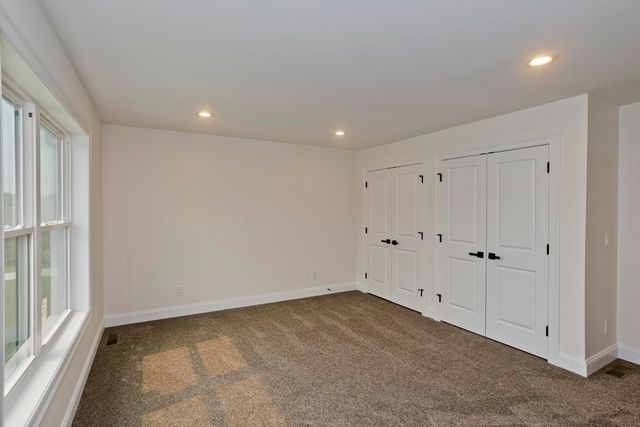 11 Woodland Lane, Belchertown, MA 01007