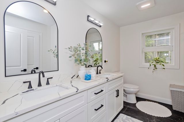 11 Woodland Lane, Belchertown, MA 01007