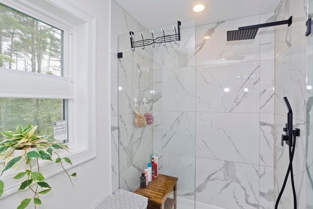 11 Woodland Lane, Belchertown, MA 01007