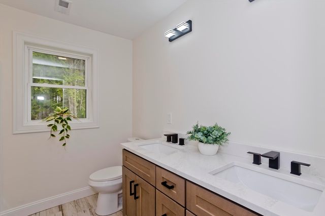 11 Woodland Lane, Belchertown, MA 01007