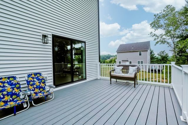 11 Woodland Lane, Belchertown, MA 01007