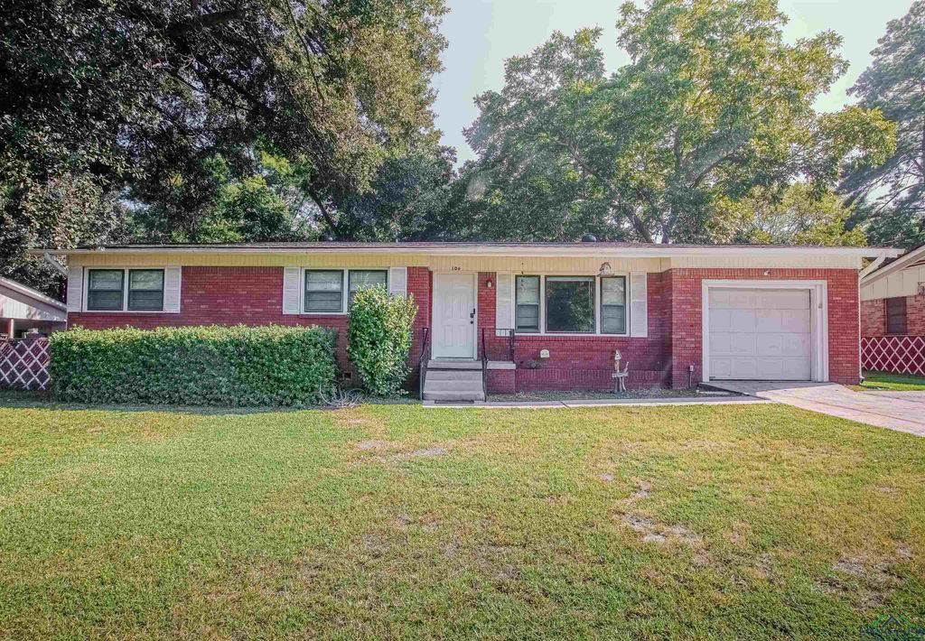 106 E Carolanne, Marshall, TX 75672