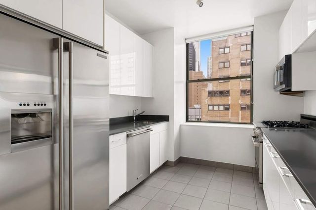 99 John St Apt 2402, New York City, NY 10038