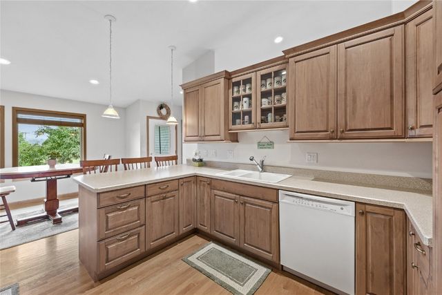 664 J Ave NE A, Cedar Rapids, IA 52402