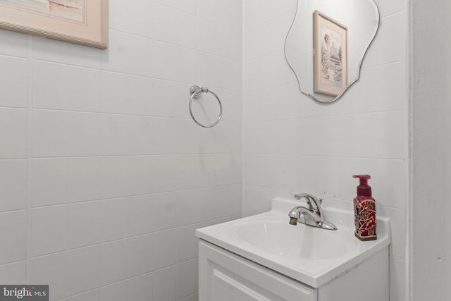 110 DELAWARE AVE, Delanco, NJ 08075