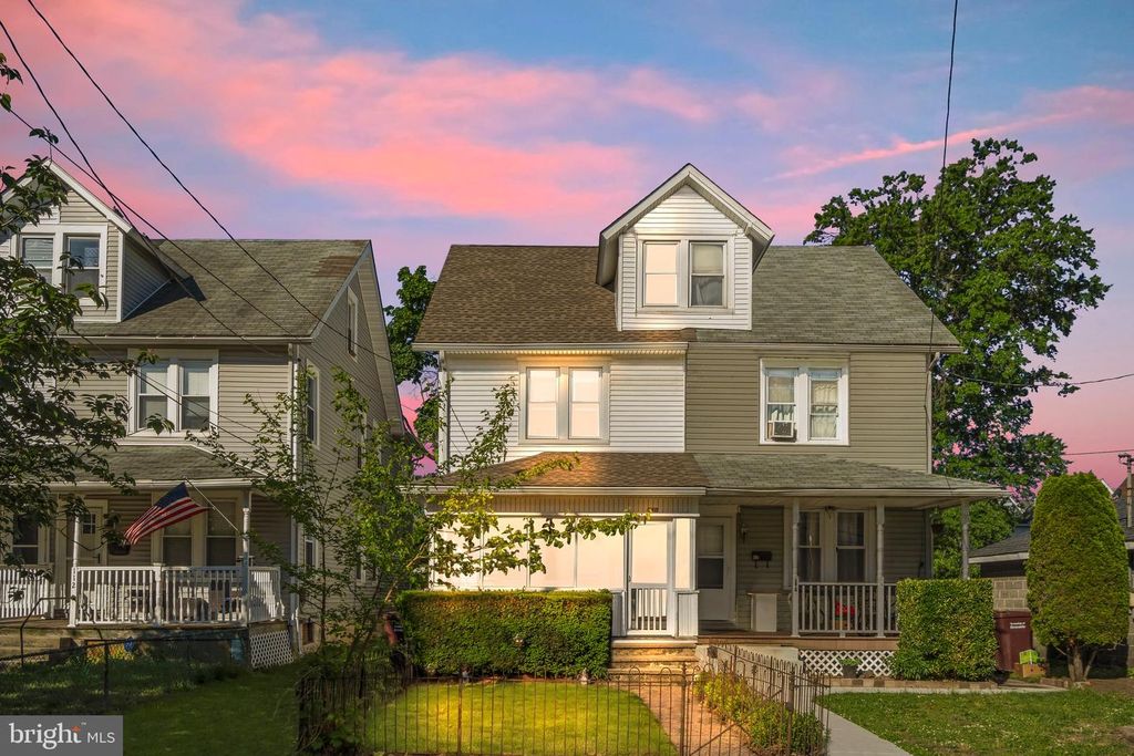 110 DELAWARE AVE, Delanco, NJ 08075