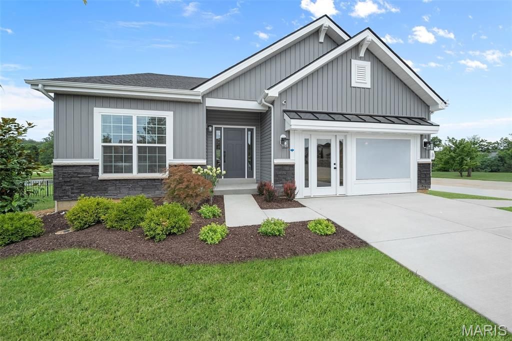 1 Autumn Bluffs Court, Fenton, MO 63026