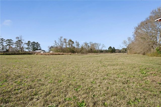 11040 Straub Road, Grand Bay, AL 36541