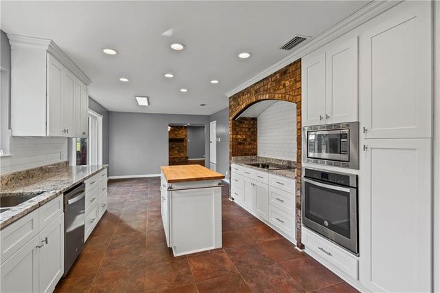 11040 Straub Road, Grand Bay, AL 36541