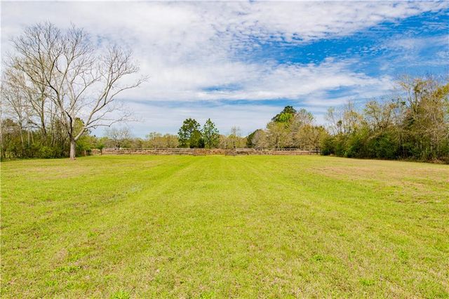 11040 Straub Road, Grand Bay, AL 36541