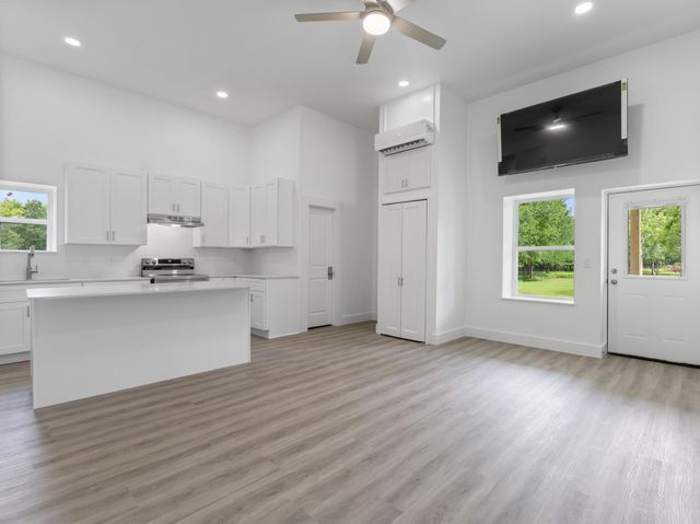 1628 Private Road 652, Sargent, TX 77414