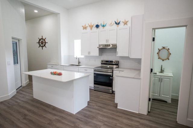 1628 Private Road 652, Sargent, TX 77414