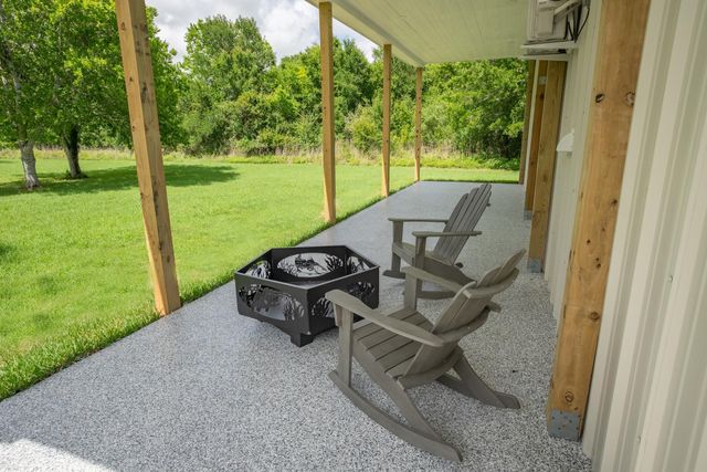1628 Private Road 652, Sargent, TX 77414