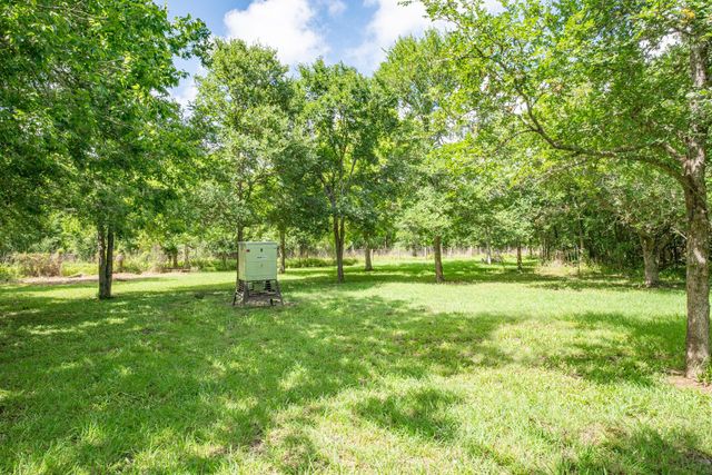 1628 Private Road 652, Sargent, TX 77414