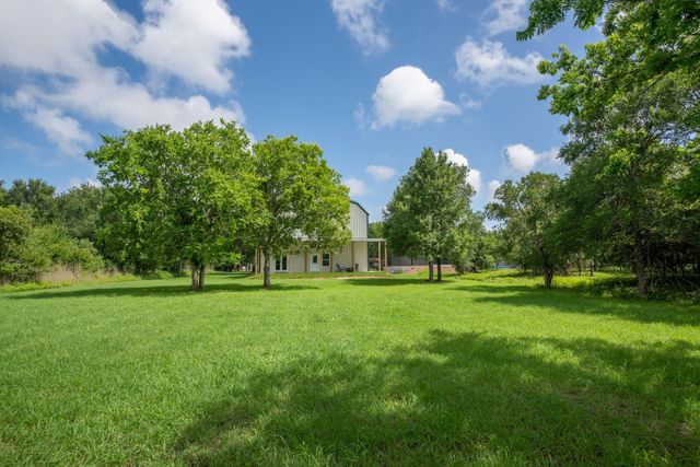 1628 Private Road 652, Sargent, TX 77414