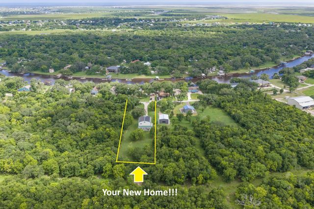 1628 Private Road 652, Sargent, TX 77414