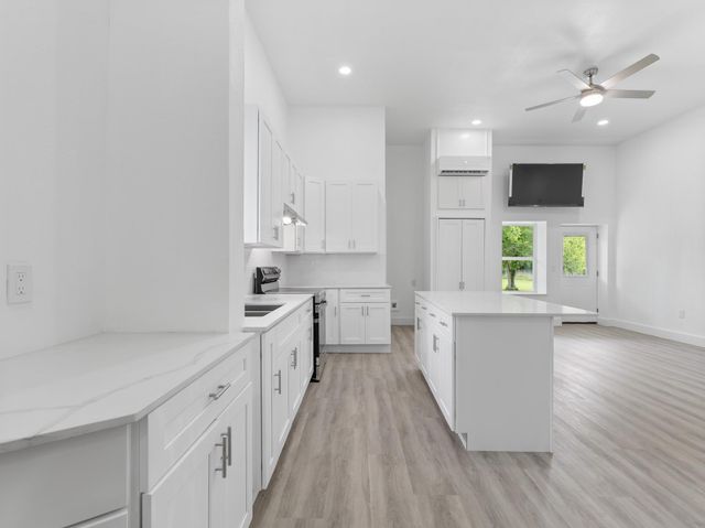 1628 Private Road 652, Sargent, TX 77414