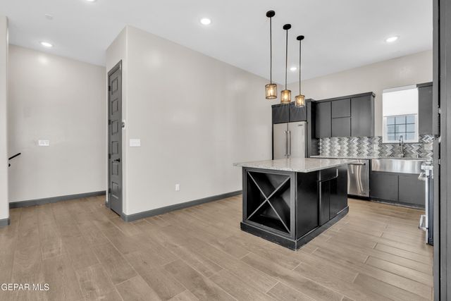 461 VIN BENICARLO Place, El Paso, TX 79912