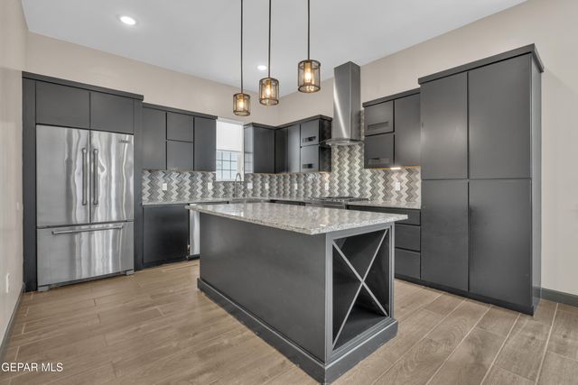 461 VIN BENICARLO Place, El Paso, TX 79912