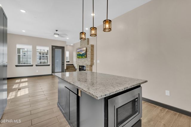 461 VIN BENICARLO Place, El Paso, TX 79912