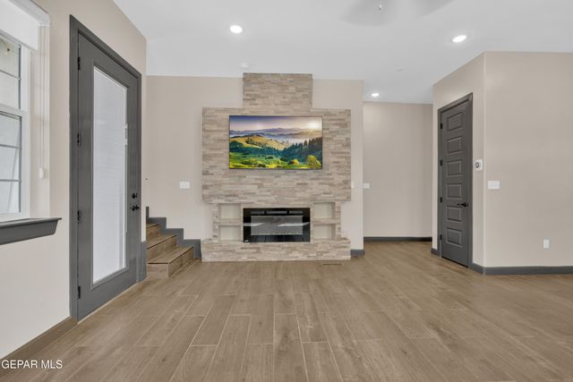 461 VIN BENICARLO Place, El Paso, TX 79912