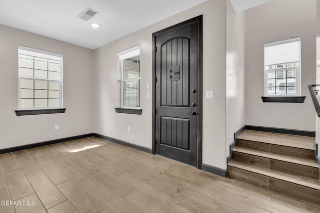 461 VIN BENICARLO Place, El Paso, TX 79912