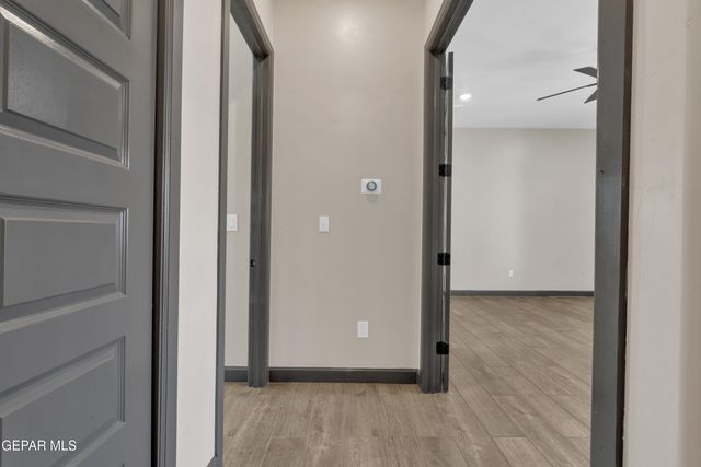 461 VIN BENICARLO Place, El Paso, TX 79912