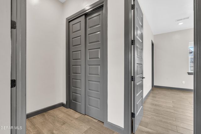 461 VIN BENICARLO Place, El Paso, TX 79912