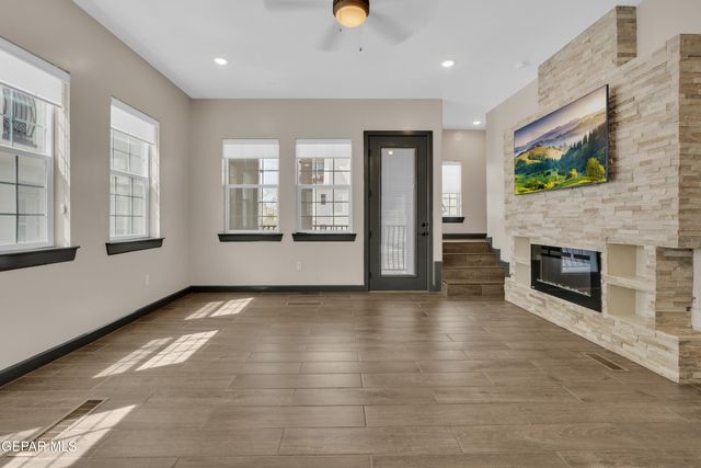 461 VIN BENICARLO Place, El Paso, TX 79912