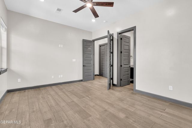 461 VIN BENICARLO Place, El Paso, TX 79912