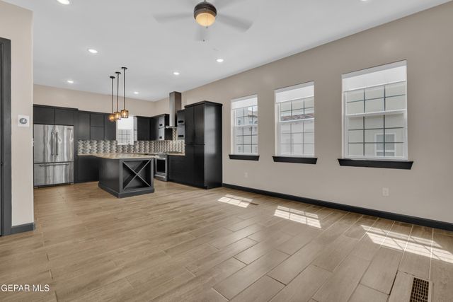 461 VIN BENICARLO Place, El Paso, TX 79912