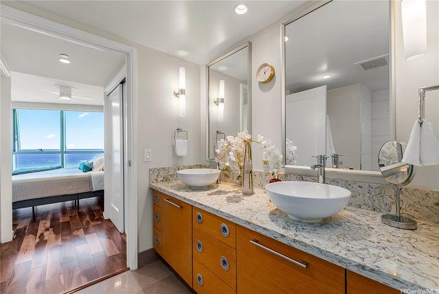 1177 Queen Street 3303, Honolulu, HI 96814